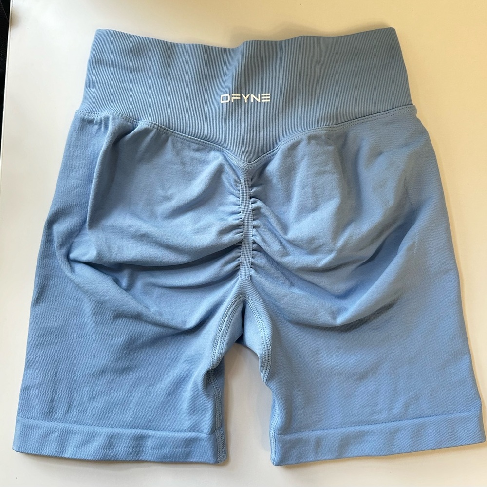 Dfyne dynamic shorts
